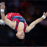 Ejercicio de suelo de Yulo en gimnasia artística